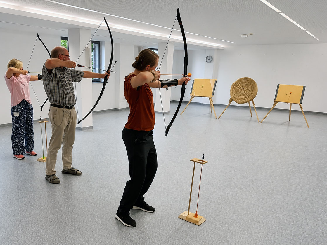 Mit Körper, Ruhe und Fokus: Therapeutisches Bogenschießen erweitert Therapieangebot in Schlüchtern