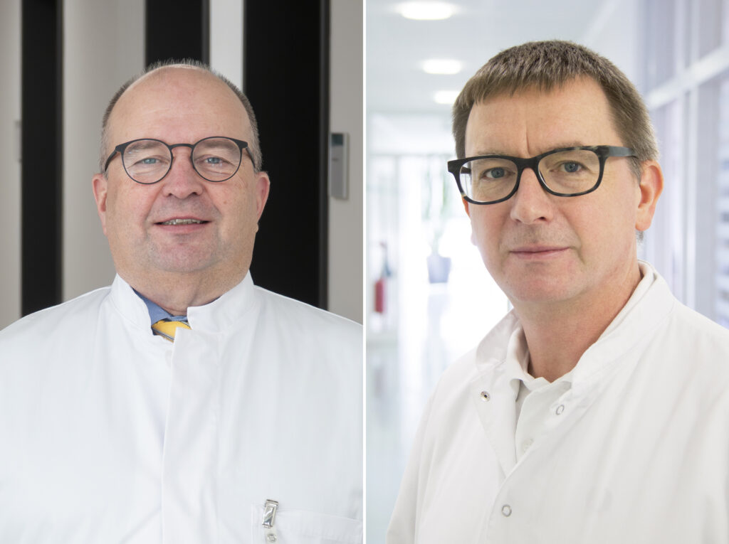 Thomas Geske (Ärztlicher Leiter der Klinik für Gefäßchirurgie) und Rainer Thiele (Leitender Oberarzt der Klinik für Neurologie)