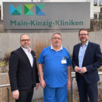 Christian Quack (Geschäftsführer der Main-Kinzig-Kliniken), Frank Forst (Ärztlicher Leiter ZNA), Landrat und Aufsichtsratsvorsitzender Thorsten Stolz