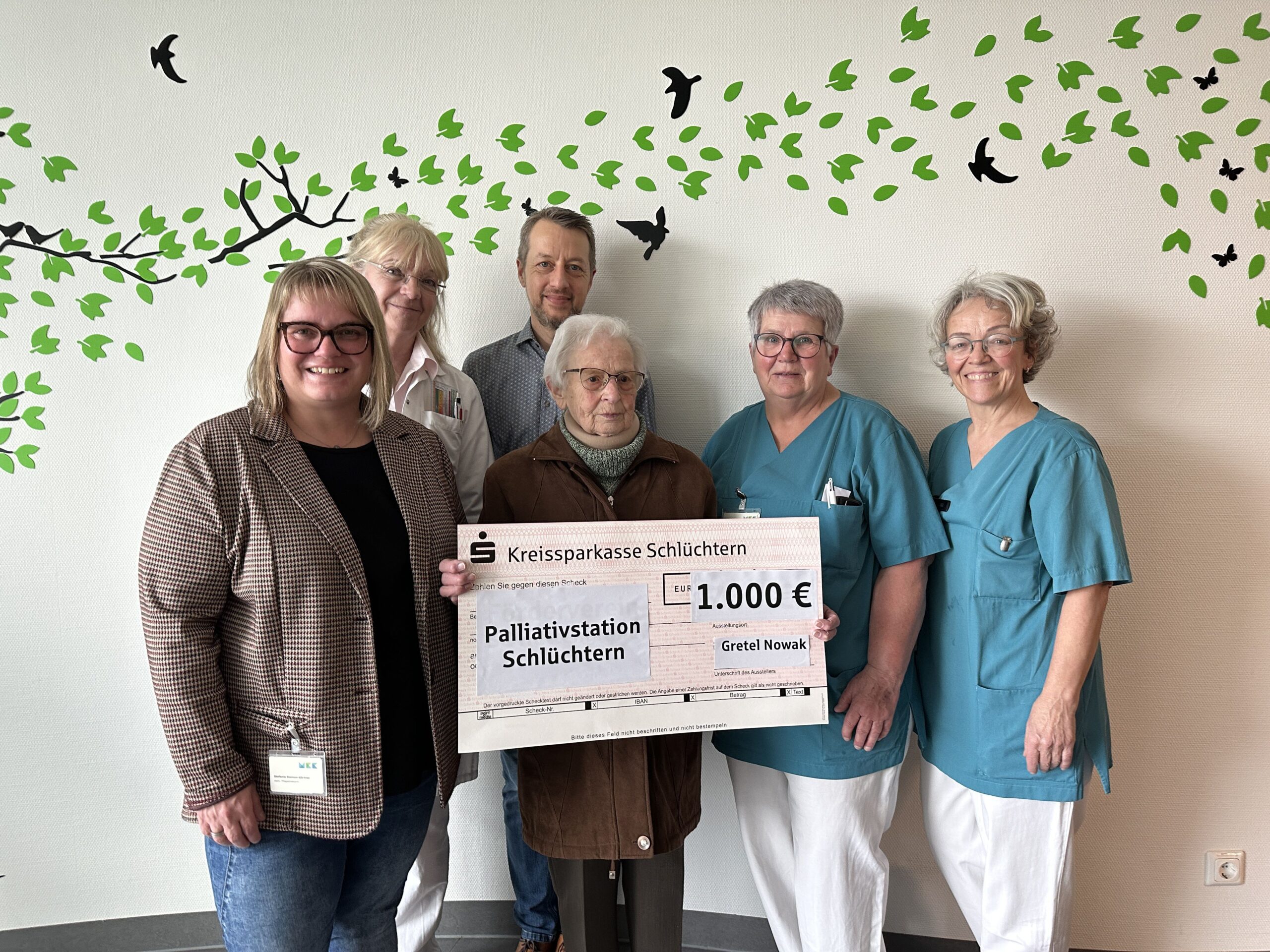 Stefanie Siemon-Gärtner (Stellv. Pflegedirektorin Main-Kinzig-Kliniken), Dr. med. Diana Mäser (Ärztliche Leiterin Palliativstation), Patrick Scheddel (Diplom-Psychologe Main-Kinzig-Kliniken), Frau Nowak, Antje Heinbuch (Fachkraft Palliativstation Main-Kinzig Kliniken), Dagmar Keating (Fachkraft Palliativstation Main-Kinzig Kliniken)