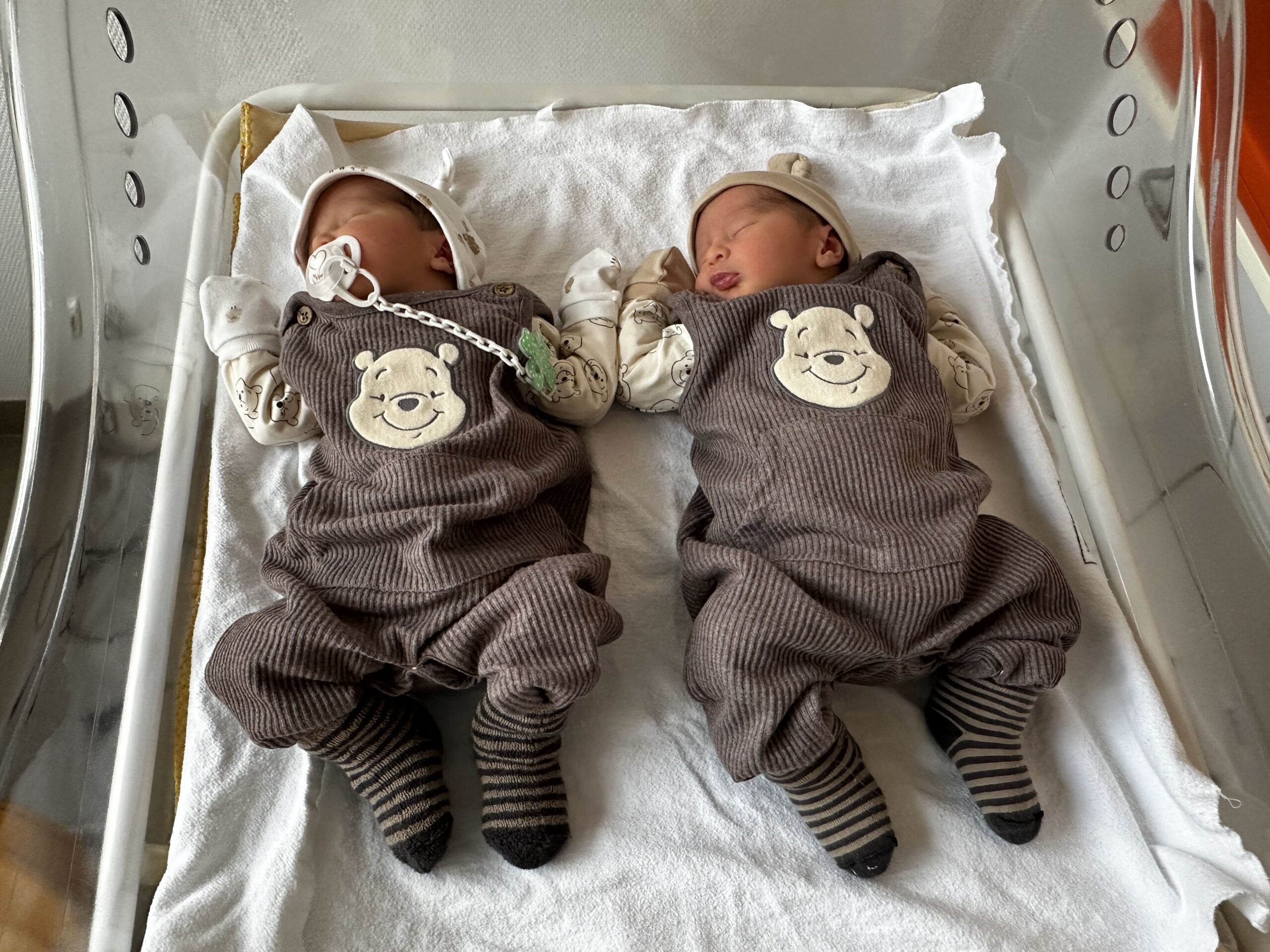 Doppeltes Glück in den Main-Kinzig-Kliniken: Zwillingsfreude in zweiter Generation