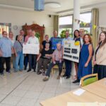 Breitband Main-Kinzig GmbH übergibt Spendencheck von 1600 Euro für Seniorinnen, Senioren und kranke Kinder.