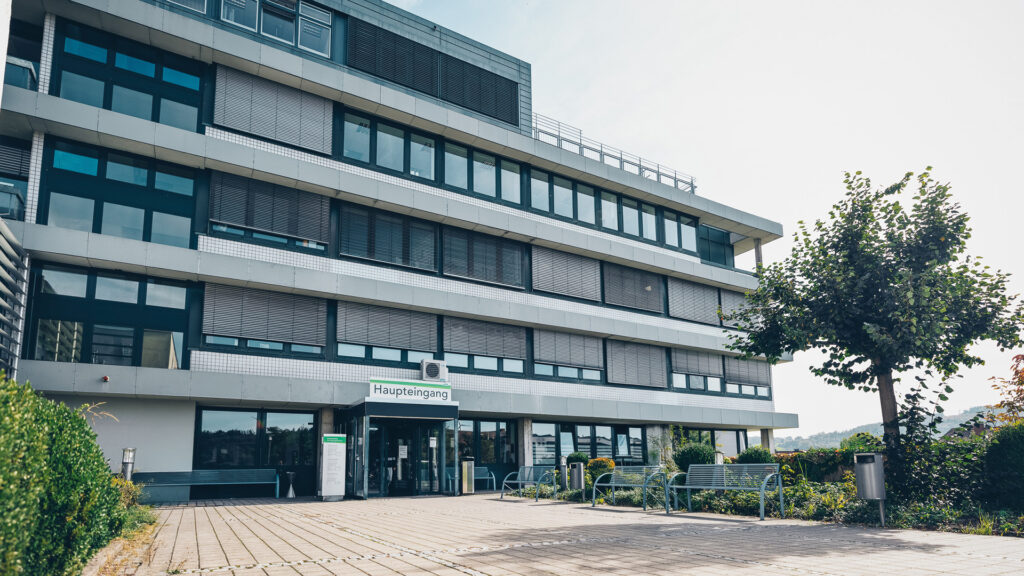 Hauteingang der Main Kinzig Kliniken