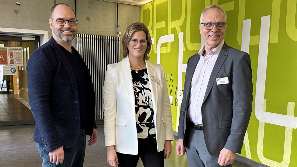 Besuch der Beruflichen Schulen Gelnhausen von Klinik Geschäftsführer Christian Quack