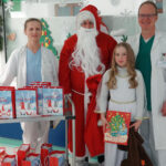 Nikolausbesuch bringt Weihnachtsfreude in Gelnhäuser Kinderklinik