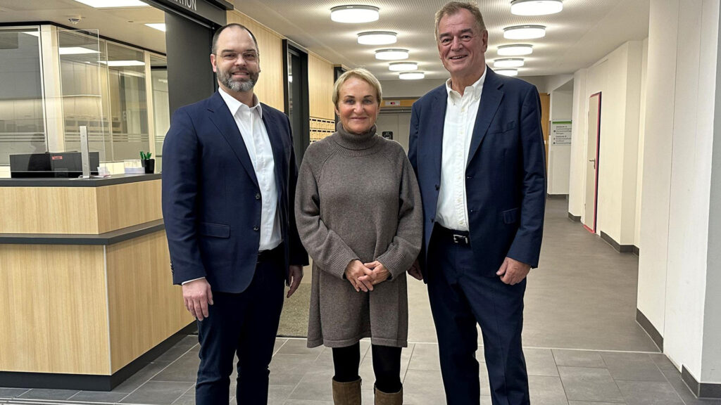 Baudekoration Hummel spendet 1.000 Euro an die Freunde & Förderer