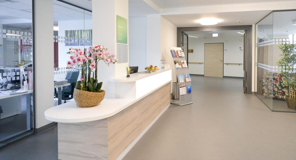 Empfangshalle der Main-Kinzig-Kliniken